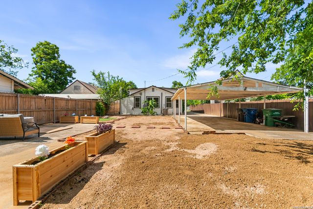 1822 W Magnolia, San Antonio, TX 78201