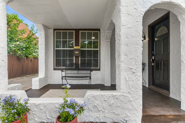 1822 W Magnolia, San Antonio, TX 78201
