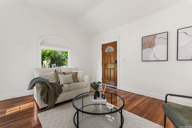 1822 W Magnolia, San Antonio, TX 78201