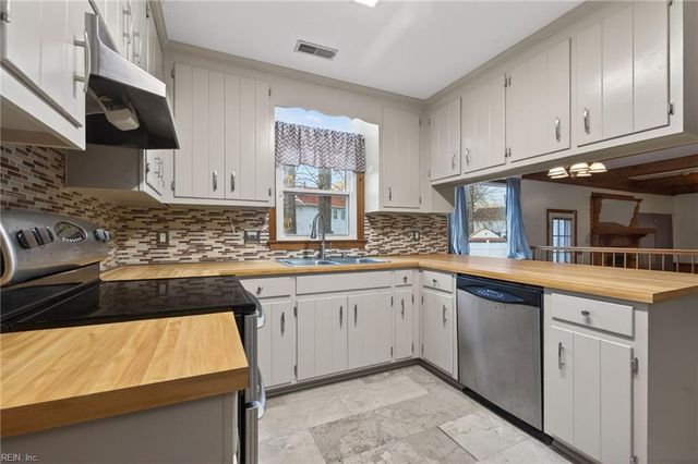 9 Ancel CT, Hampton, VA 23666