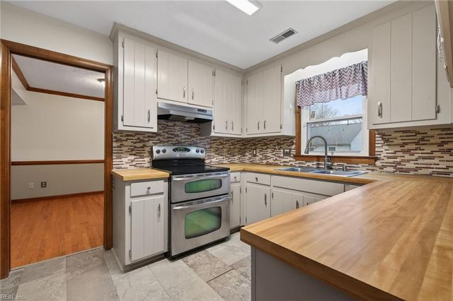 9 Ancel CT, Hampton, VA 23666