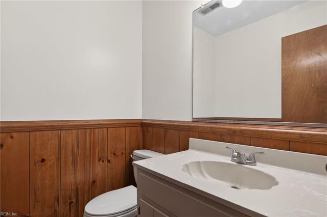 9 Ancel CT, Hampton, VA 23666