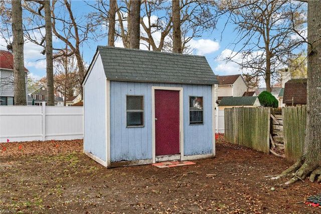 9 Ancel CT, Hampton, VA 23666