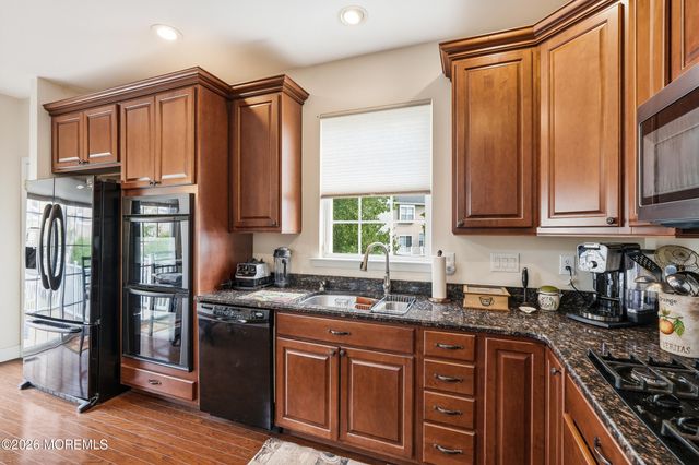 98 Brookfield Drive, Jackson, NJ 08527