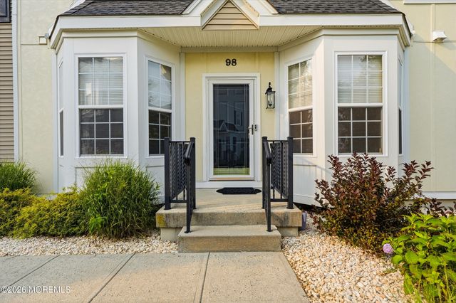 98 Brookfield Drive, Jackson, NJ 08527