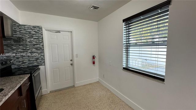 514 NE 4th Ave 514, Hallandale Beach, FL 33009