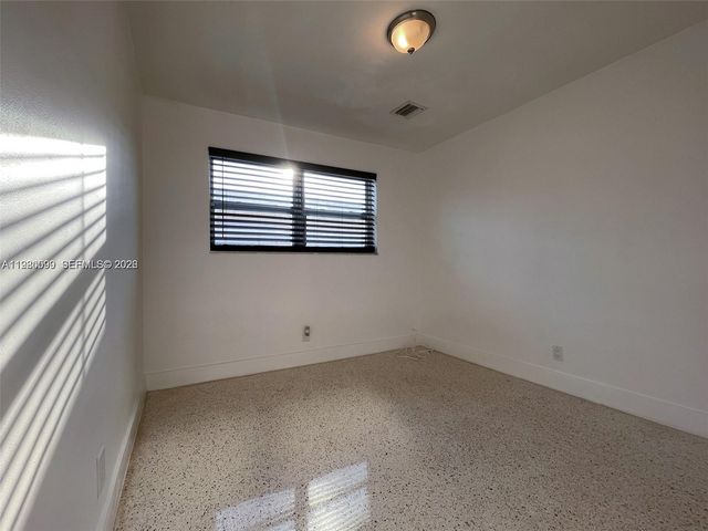 514 NE 4th Ave 514, Hallandale Beach, FL 33009