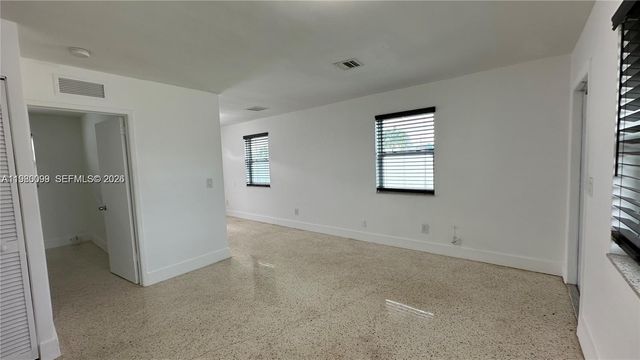 514 NE 4th Ave 514, Hallandale Beach, FL 33009