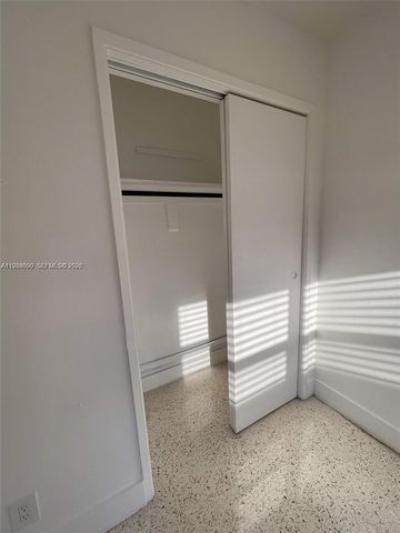 514 NE 4th Ave 514, Hallandale Beach, FL 33009