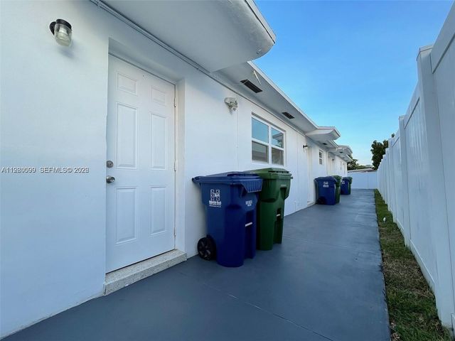 514 NE 4th Ave 514, Hallandale Beach, FL 33009