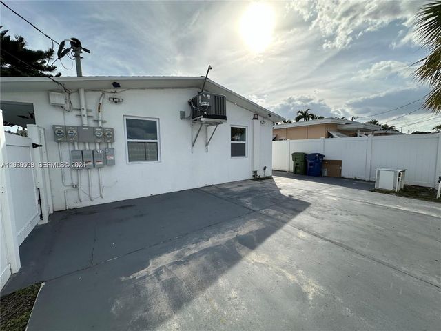 514 NE 4th Ave 514, Hallandale Beach, FL 33009