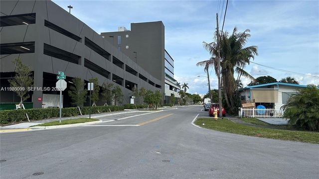 514 NE 4th Ave 514, Hallandale Beach, FL 33009