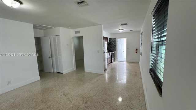 514 NE 4th Ave 514, Hallandale Beach, FL 33009