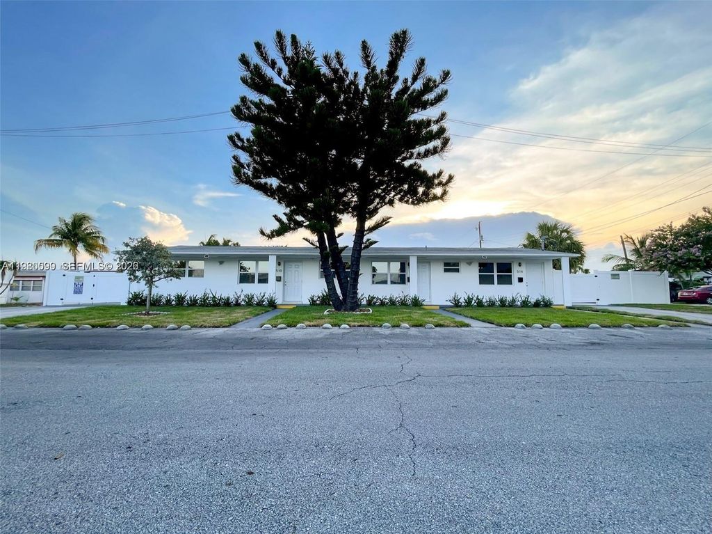 514 NE 4th Ave 514, Hallandale Beach, FL 33009