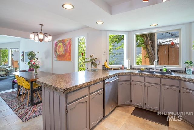 398 Mango Dr, Eagle, ID 83616