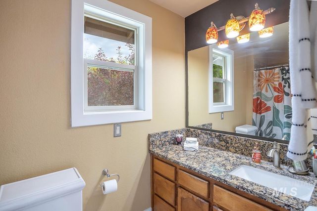 398 Mango Dr, Eagle, ID 83616
