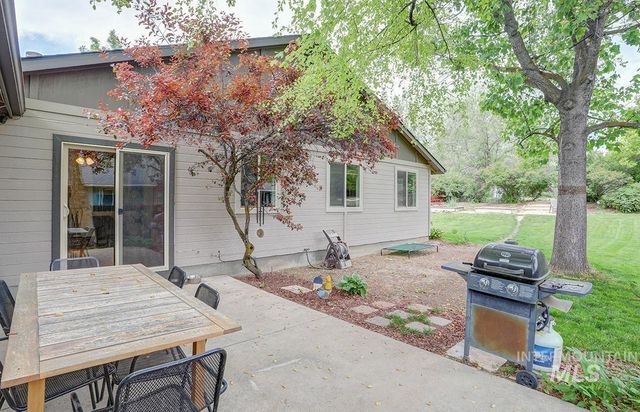 398 Mango Dr, Eagle, ID 83616