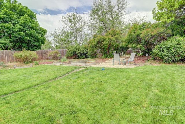 398 Mango Dr, Eagle, ID 83616