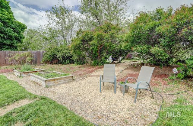 398 Mango Dr, Eagle, ID 83616