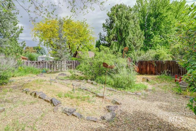 398 Mango Dr, Eagle, ID 83616