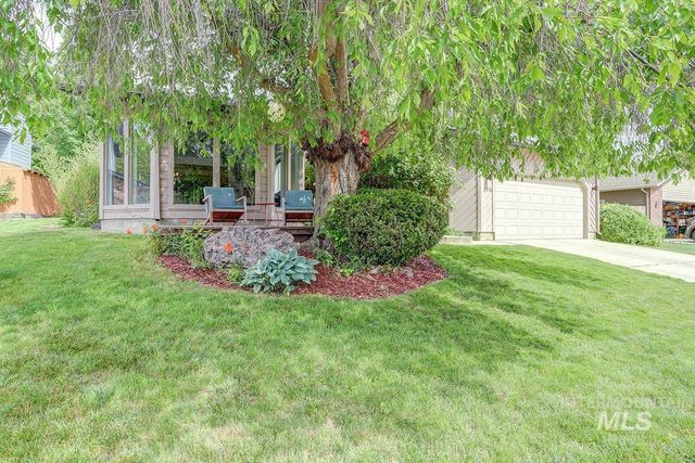398 Mango Dr, Eagle, ID 83616