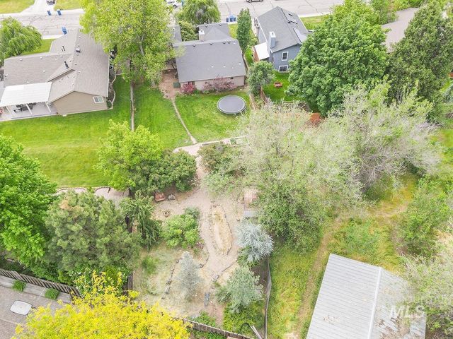 398 Mango Dr, Eagle, ID 83616