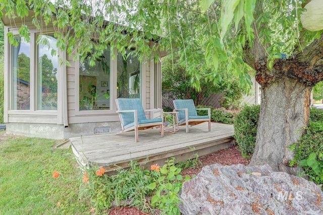 398 Mango Dr, Eagle, ID 83616