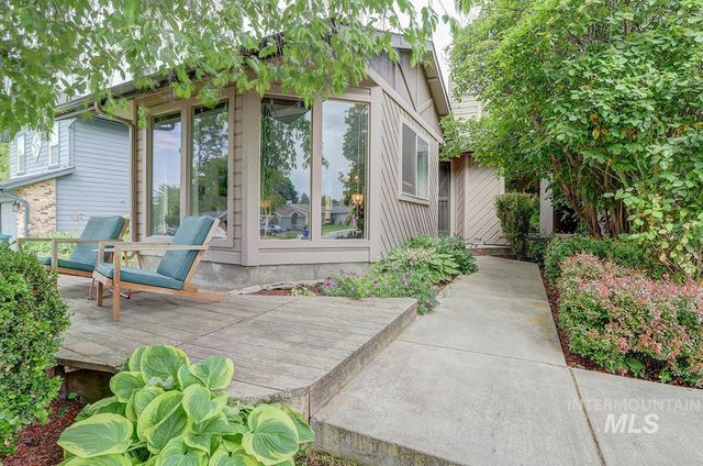 398 Mango Dr, Eagle, ID 83616