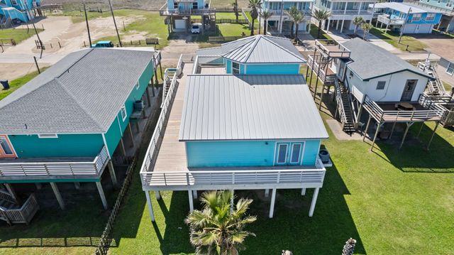 206 Sand Dune Court, Surfside Beach, TX 77541