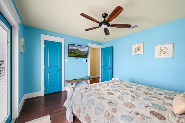 206 Sand Dune Court, Surfside Beach, TX 77541
