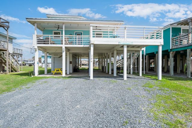 206 Sand Dune Court, Surfside Beach, TX 77541
