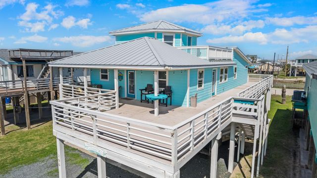 206 Sand Dune Court, Surfside Beach, TX 77541