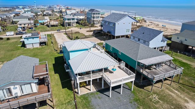206 Sand Dune Court, Surfside Beach, TX 77541