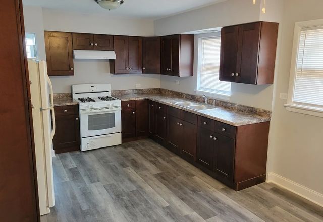 9035 S EUCLID Avenue, Chicago, IL 60617