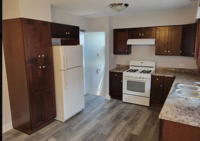 9035 S EUCLID Avenue, Chicago, IL 60617
