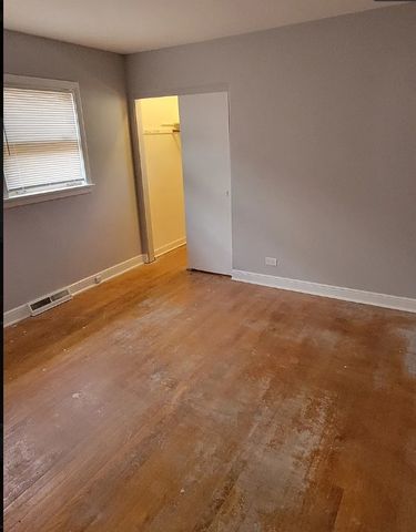 9035 S EUCLID Avenue, Chicago, IL 60617