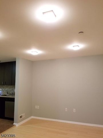 447 Rose Ave 447, Jersey City, NJ 07305