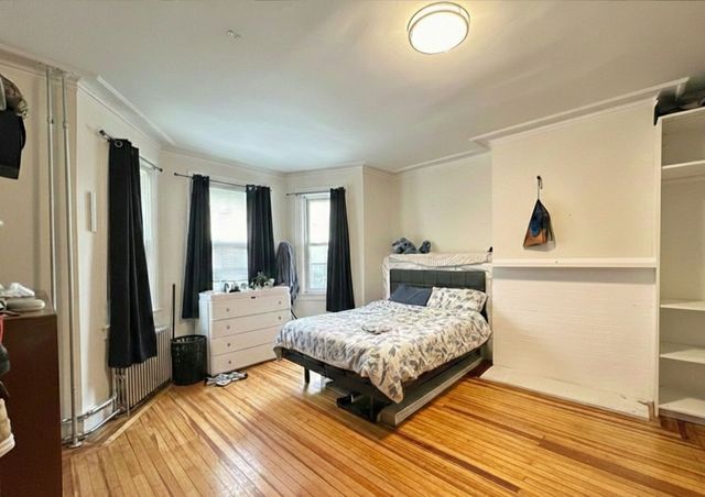 51-19 34th Street, New York City, NY 11101