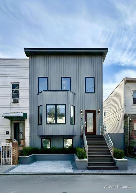 51-19 34th Street, New York City, NY 11101