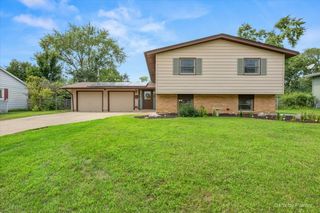 638 Sussex Lane, Crystal Lake, IL 60014