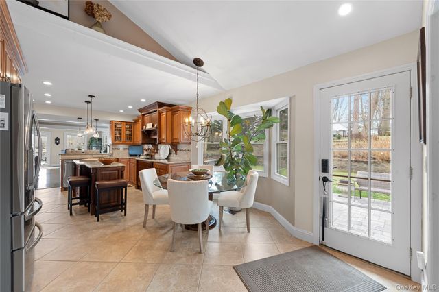 29 Dyke Road, Setauket, NY 11733