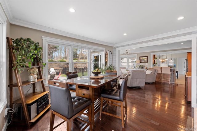 29 Dyke Road, Setauket, NY 11733