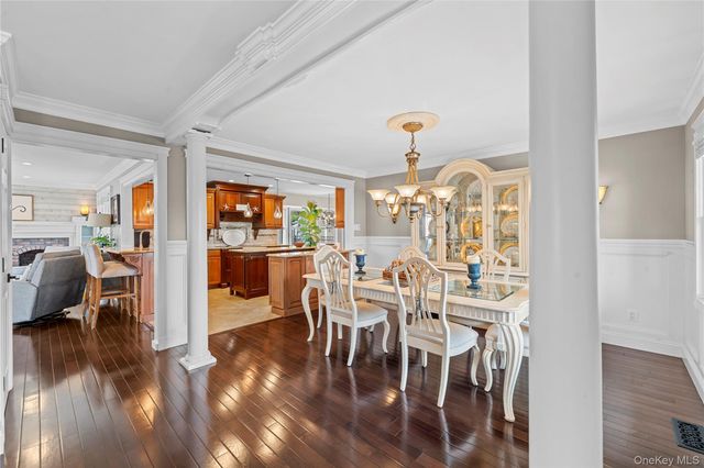 29 Dyke Road, Setauket, NY 11733
