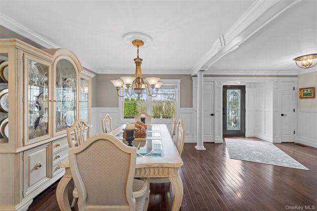 29 Dyke Road, Setauket, NY 11733