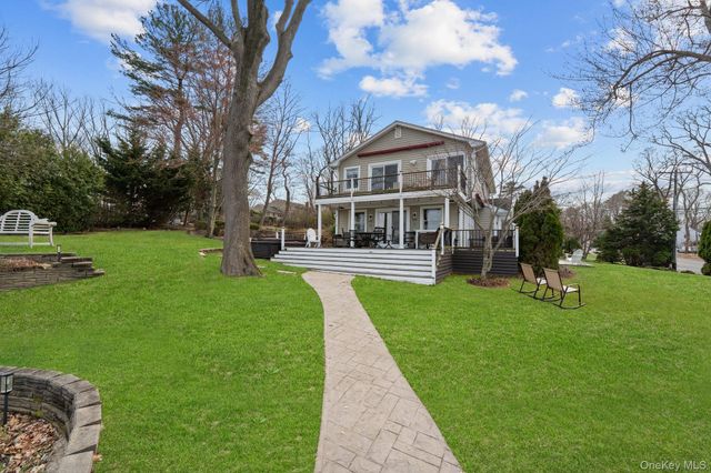 29 Dyke Road, Setauket, NY 11733