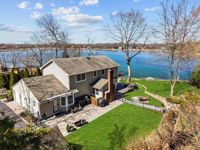 29 Dyke Road, Setauket, NY 11733