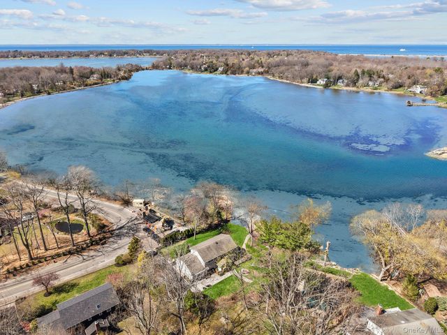 29 Dyke Road, Setauket, NY 11733