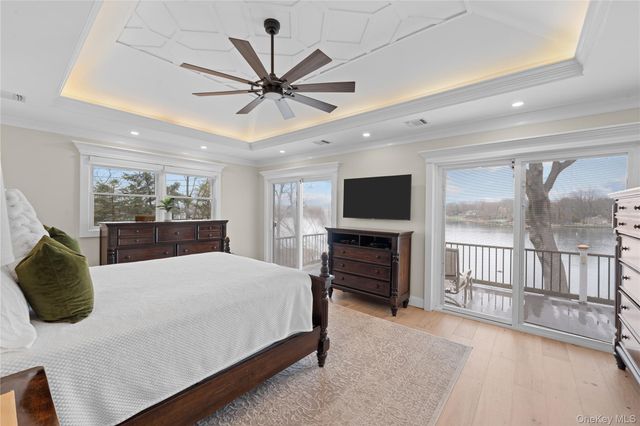 29 Dyke Road, Setauket, NY 11733