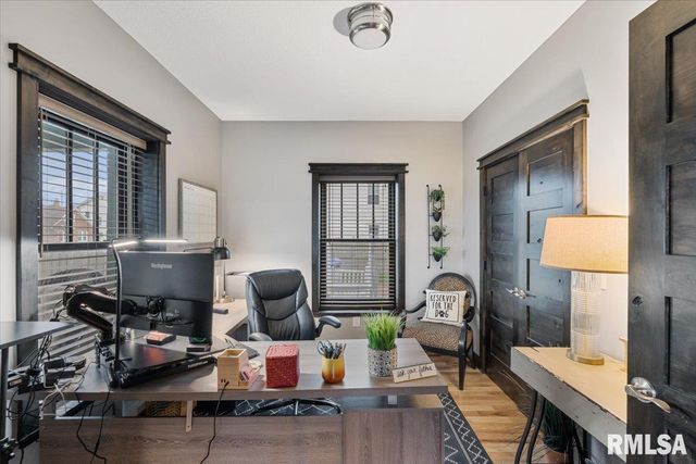 302 9TH Street, Silvis, IL 61282