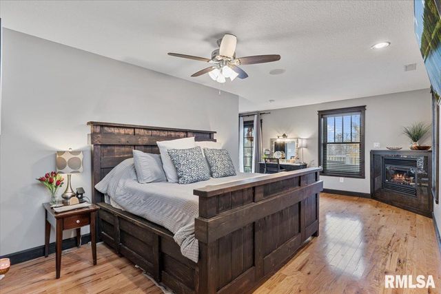 302 9TH Street, Silvis, IL 61282